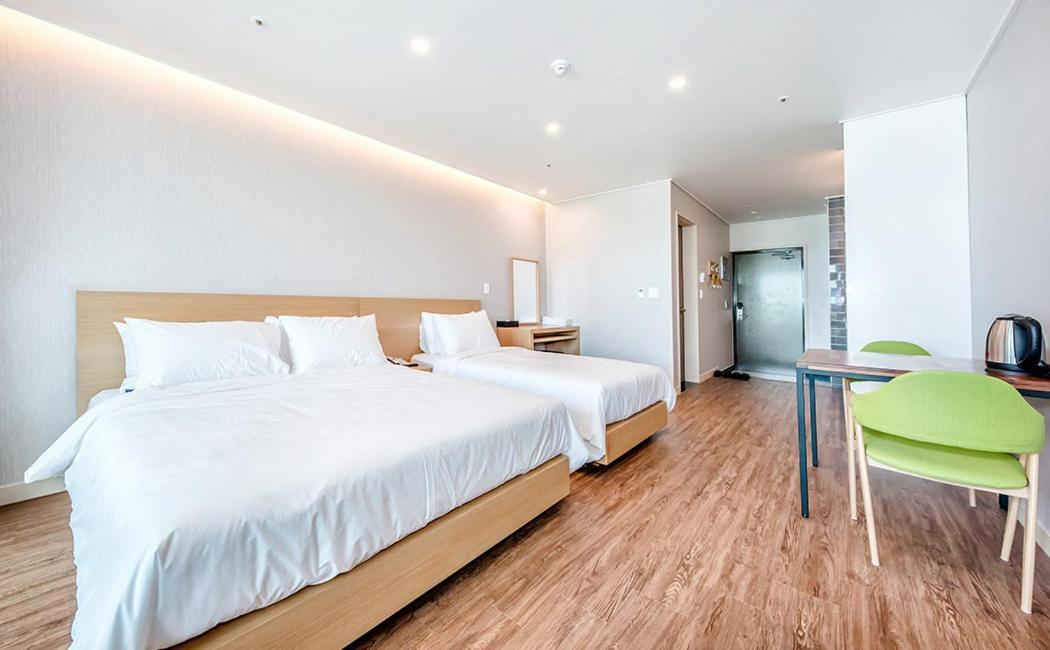 Jnb Hotel Seogwipo Bagian luar foto